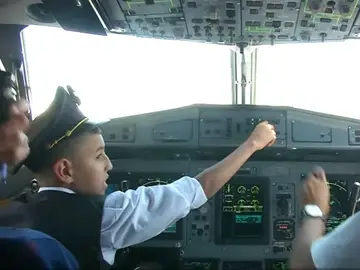 Menor pilotando Menor pilotando