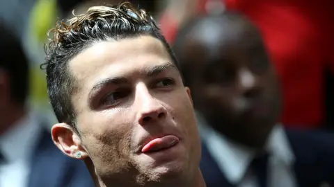 Cristiano Ronaldo, sonriente Cristiano Ronaldo, sonriente