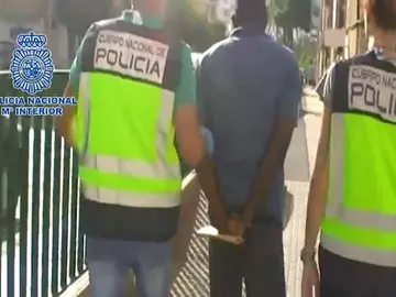 La policía libera a 15 mujeres víctimas de explotación sexual La policía libera a 15 mujeres víctimas de explotación sexual