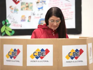 Cilia Flores votando Cilia Flores votando