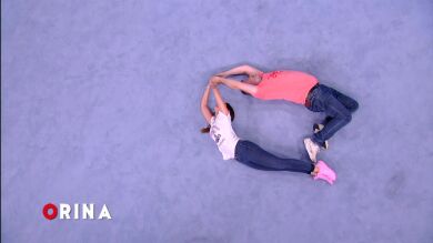 Cristina Pedroche y Miki Nadal ponen a prueba su elasticidad con ‘Alfabody’