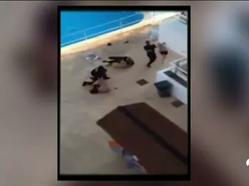 Los hoteleros de Mallorca comienzan a hacer 'listas negras' para que los turistas conflictivos no puedan volver a alojarse en la isla Los hoteleros de Mallorca comienzan a hacer 'listas negras' para que los turistas conflictivos no puedan volver a alojarse en la isla