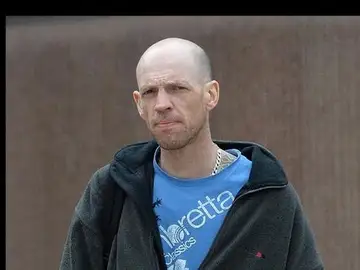 Un hombre se enfrenta a una pena de cárcel por molestar a sus vecinos con eructos Un hombre se enfrenta a una pena de cárcel por molestar a sus vecinos con eructos
