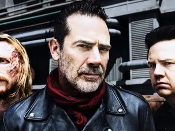 Negan (Jeffrey Dean Morgan) y sus secuaces octava temporada. Negan (Jeffrey Dean Morgan) y sus secuaces octava temporada.