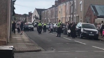Policía británica acordonando la zona del suceso