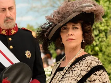 Alicia Borrachero es Carmen Angoloti en 'Tiempos de guerra' Alicia Borrachero es Carmen Angoloti en 'Tiempos de guerra'