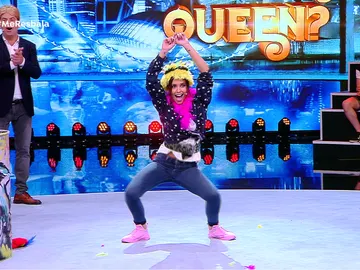 Cristina Pedroche sorprende moviendo las caderas al ritmo de 'Súbeme la radio' Cristina Pedroche sorprende moviendo las caderas al ritmo de 'Súbeme la radio'