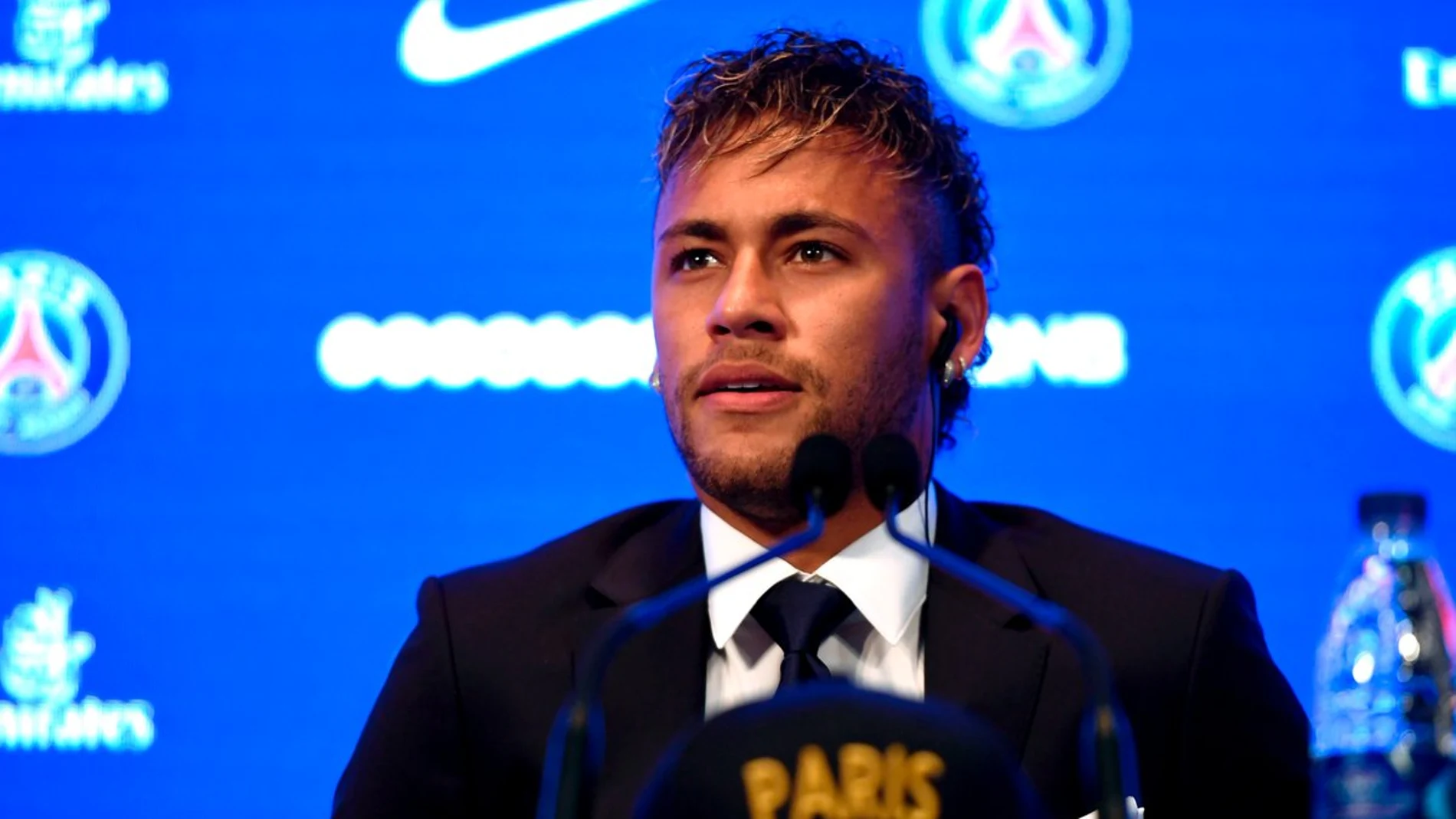 Neymar, presentado con el PSG Neymar, presentado con el PSG