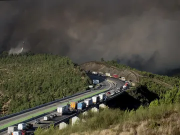 Incendio de Verín superará "con creces" 500 hectáreas y apunta a intencionado Incendio de Verín superará "con creces" 500 hectáreas y apunta a intencionado