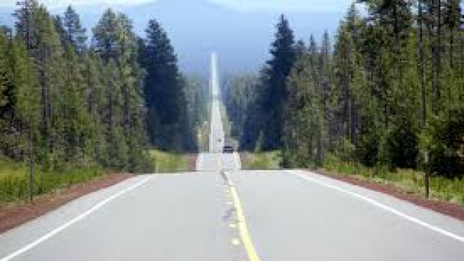 El motivo por el que el asfalto de la carretera se ve borroso en verano 