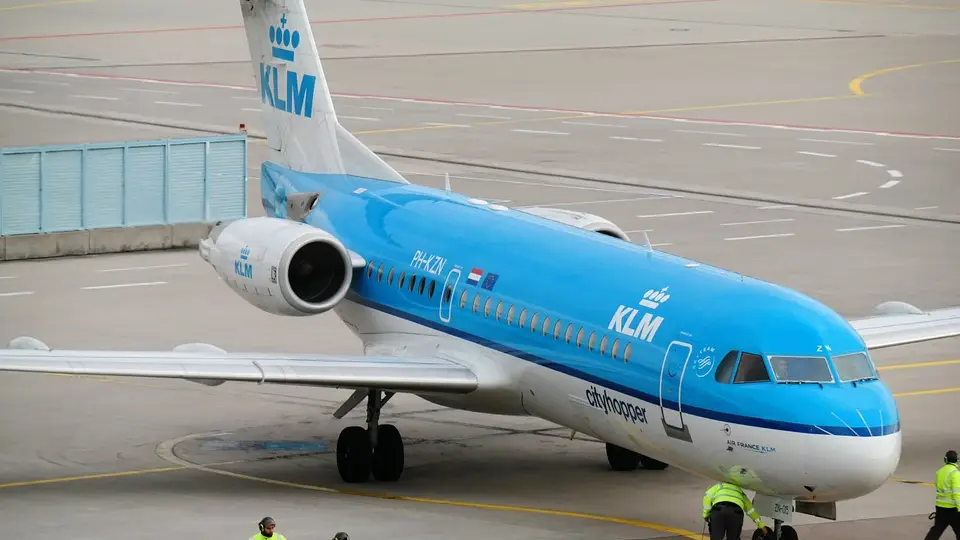 KLM realiza el primer vuelo comercial con queroseno sint&eacute;tico sostenible