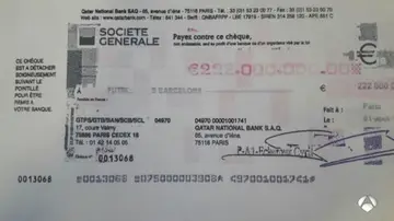 Cheque del PSG a Neymar Cheque del PSG a Neymar