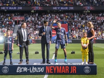 Neymar, en su presentación con el PSG