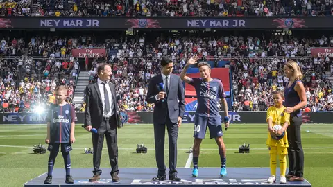 Neymar, en su presentación con el PSG Neymar, en su presentación con el PSG