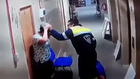 Un sanitario propina una patada en el vientre a su mujer embarazada en Chile Un sanitario propina una patada en el vientre a su mujer embarazada en Chile