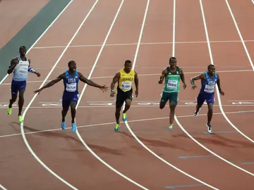 Gatlin celebra la victoria Gatlin celebra la victoria
