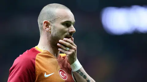 Sneijder ficha por el Niza Sneijder ficha por el Niza