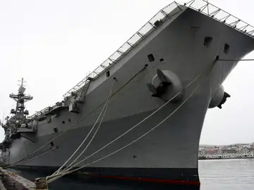 El portaaviones Príncipe de Asturias en el arsenal militar de Ferrol durante el acto en el que fue dado de bala, en diciembre de 2013 El portaaviones Príncipe de Asturias en el arsenal militar de Ferrol durante el acto en el que fue dado de bala, en diciembre de 2013