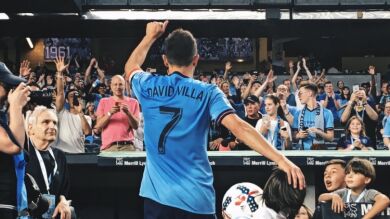 David Villa marca su primer triplete en Estados Unidos y decide el 'Clásico' de la Gran Manzana