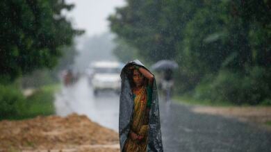 Las inundaciones en Nepal mantienen a 69 turistas españoles aislados en un parque natural