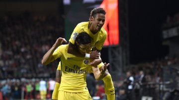 Neymar celebrando su primer gol en el PSG