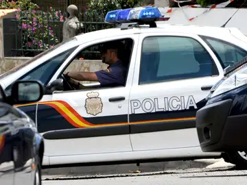 Un coche de la Policía Nacional Un coche de la Policía Nacional