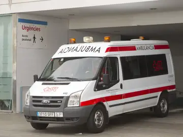 Una ambulancia Una ambulancia