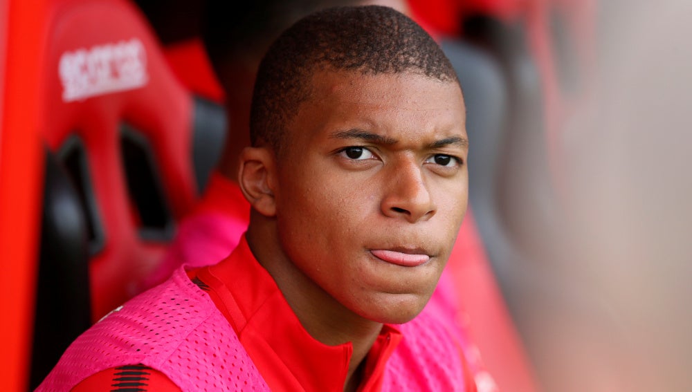 Mbappé, en el banquillo del Mónaco