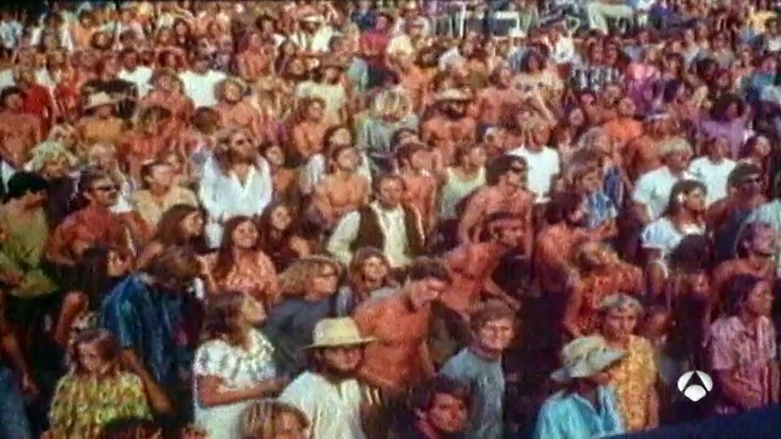 El movimiento 'hippie' cumple 50 años, medio siglo de flores en la cabeza, amor libre y deseos de paz