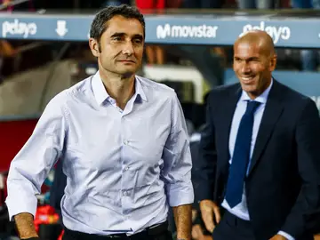 Valverde, en el Camp Nou tras saludar a Zidane Valverde, en el Camp Nou tras saludar a Zidane