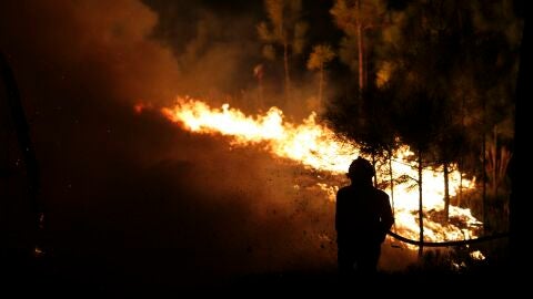 Los bomberos sofocan las llamas en Portugal