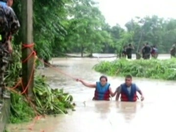 Evacuados los turistas atrapados por las inundaciones en Nepal