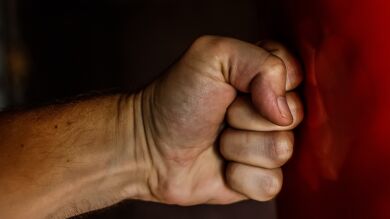 Detenido un hombre de Guadalajara por agredir presuntamente a puñetazos a su pareja delante de su hija