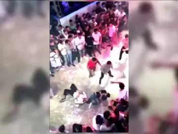 Duras imágenes de la agresión mortal al joven italiano en una discoteca de Lloret de Mar Duras imágenes de la agresión mortal al joven italiano en una discoteca de Lloret de Mar