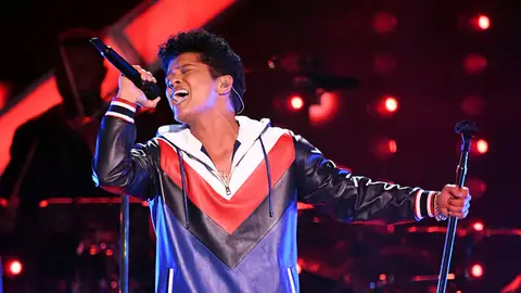 Bruno Mars durante uno de sus conciertos de su gira '24k Magic' Bruno Mars durante uno de sus conciertos de su gira '24k Magic'