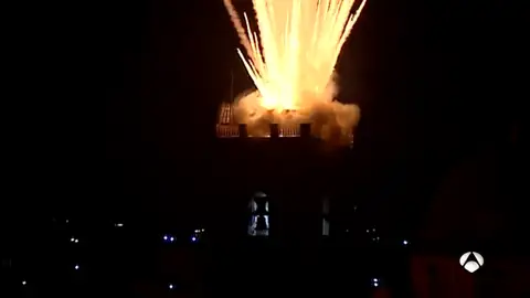 La 'Nit de L'alba' de Elche, un espectáculo de 3.000 kilos de pólvora La 'Nit de L'alba' de Elche, un espectáculo de 3.000 kilos de pólvora