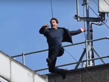 Momento del salto de Tom Cruise Momento del salto de Tom Cruise