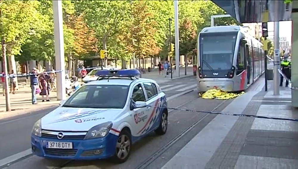 Fallece un hombre de avanzada edad atropellado por un tranvía en Zaragoza