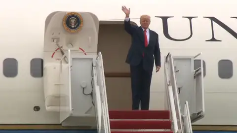 Trump interrumpe sus vacaciones y regresa a La Casa Blanca para tratar temas militares Trump interrumpe sus vacaciones y regresa a La Casa Blanca para tratar temas militares