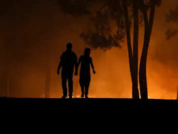 Siguen los incendios en Portugal y Galicia Siguen los incendios en Portugal y Galicia