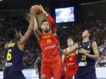 Hernangómez durante el partido entre España y Venezuela Hernangómez durante el partido entre España y Venezuela