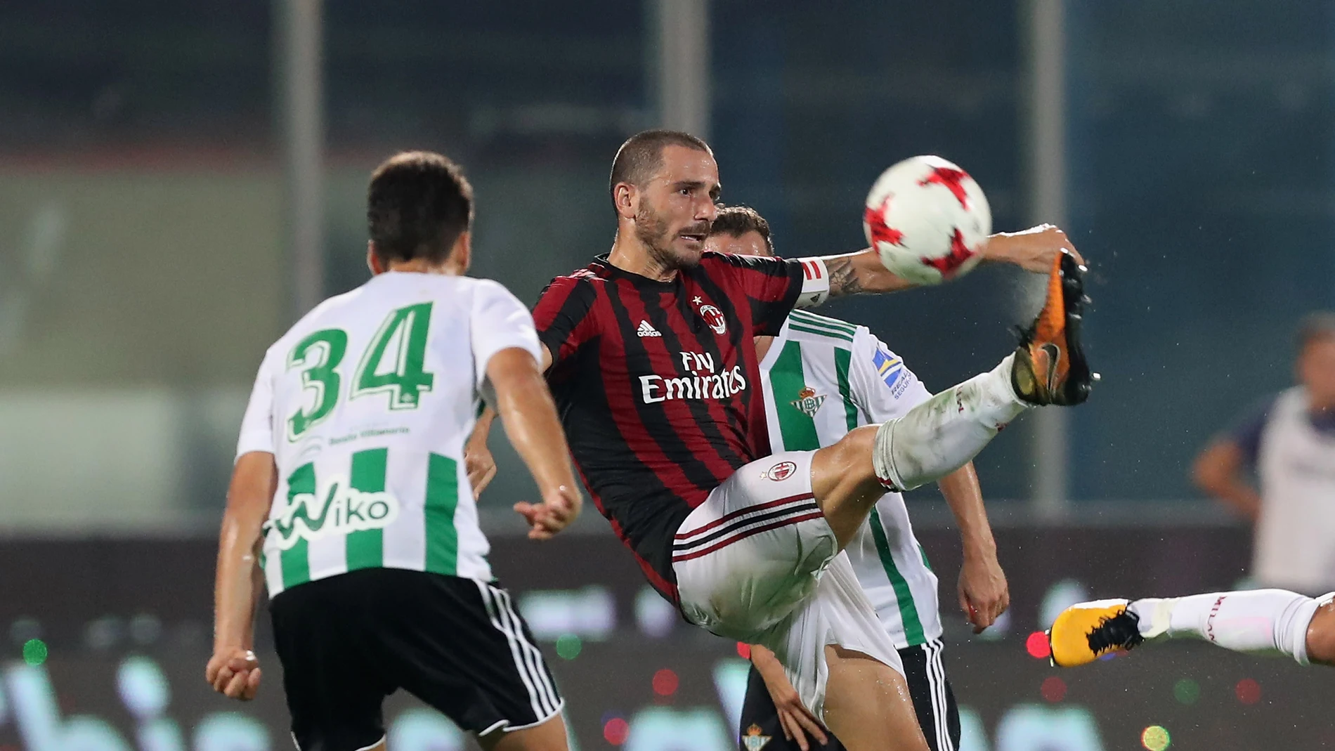 Bonucci, durante el partido del Milan contra el Betis Bonucci, durante el partido del Milan contra el Betis