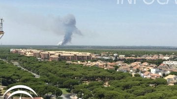 Ampliado el dispositivo organizado para sofocar el incendio forestal de Cartaya (Huelva)