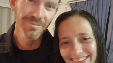 Un hombre con cáncer cumple su último deseo, casarse con su prometida a tan sólo tres días de morir 