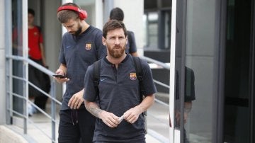 Piqué, detrás de Messi a su llegada a Madrid