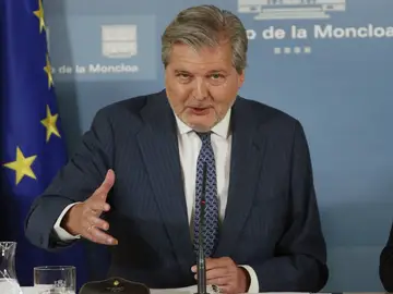 Íñigo Méndez de vigo ante los medios Íñigo Méndez de vigo ante los medios