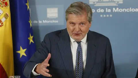 Íñigo Méndez de vigo ante los medios Íñigo Méndez de vigo ante los medios