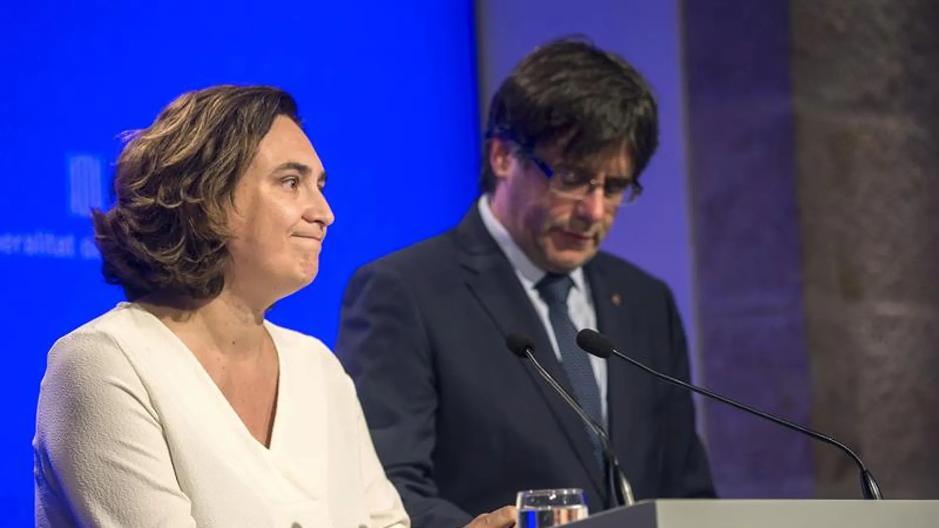 El presidente de la Generalitat Carles Puigdemont, y la alcaldesa de Barcelona, Ada Colau El presidente de la Generalitat Carles Puigdemont, y la alcaldesa de Barcelona, Ada Colau