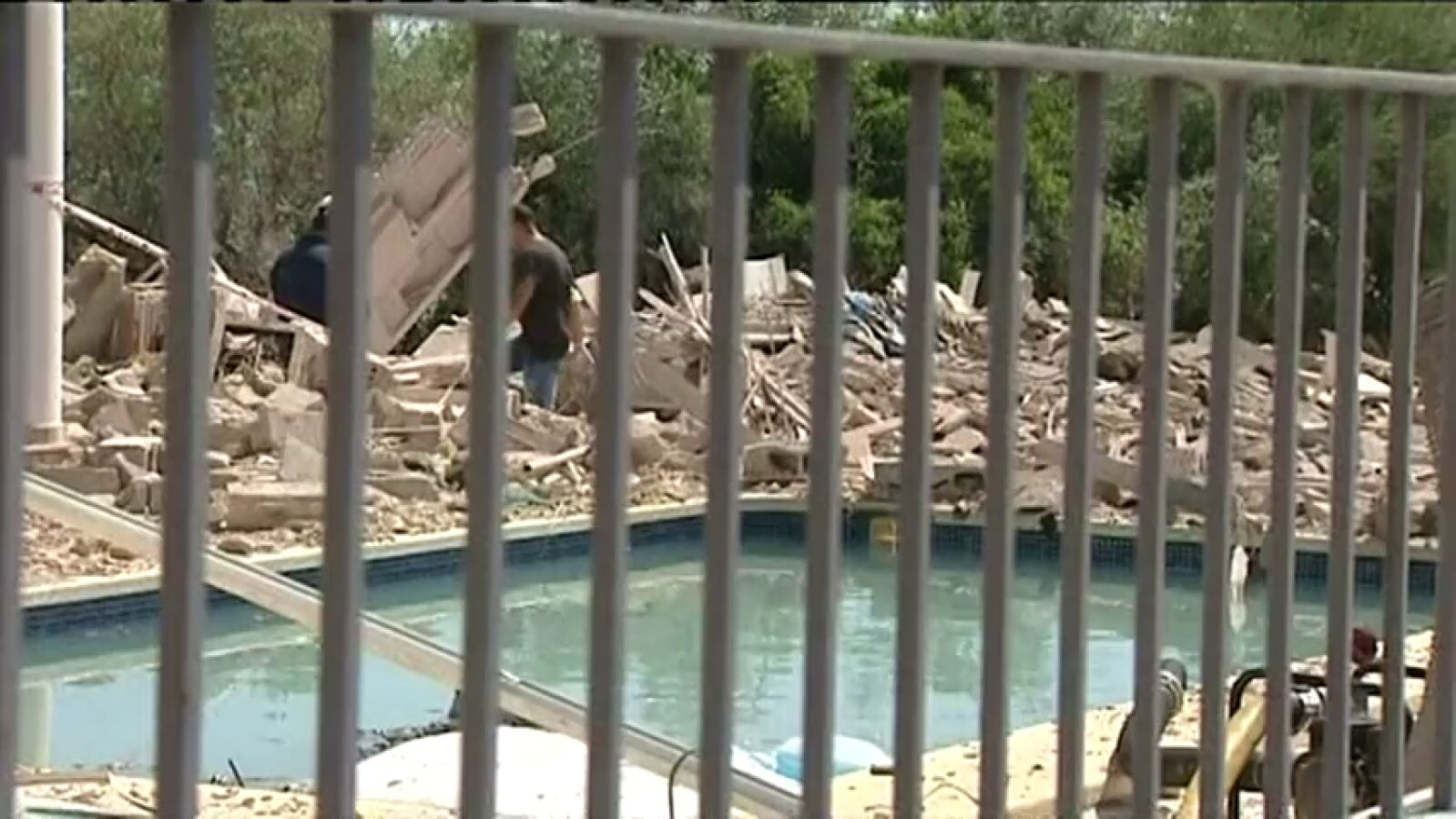 Un muerto y siete heridos al derrumbarse una casa por una explosión de gas en Tarragona