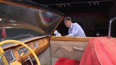 Luo Wenyou es el mayor coleccionista de coches antiguos de China